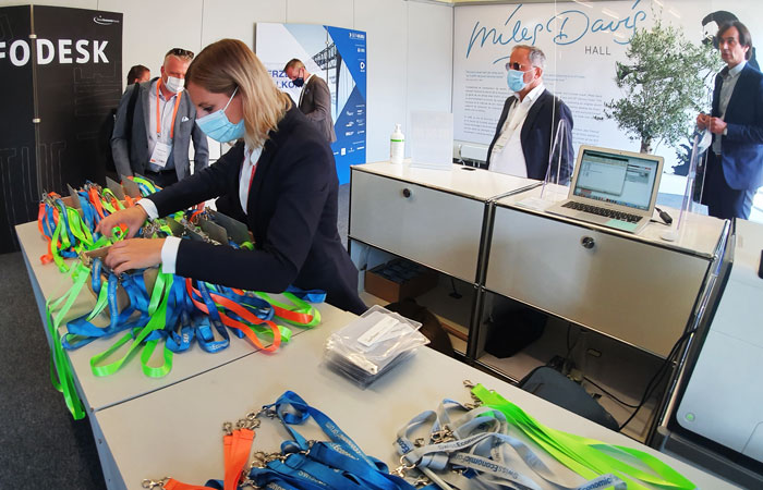  Badge distribution